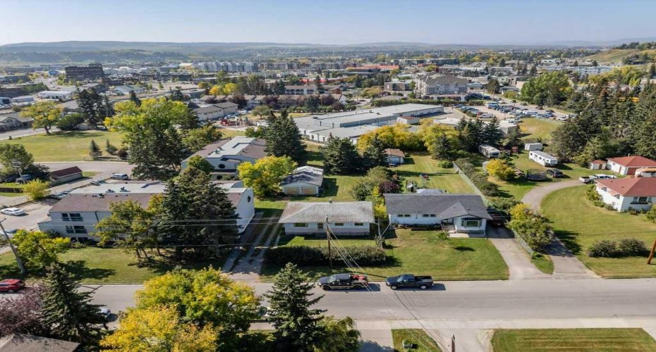 217 Ross Avenue, Cochrane, Alberta T4C1C9, 3 Bedrooms Bedrooms, ,1 BathroomBathrooms,Residential,For Sale,Ross,A2278722