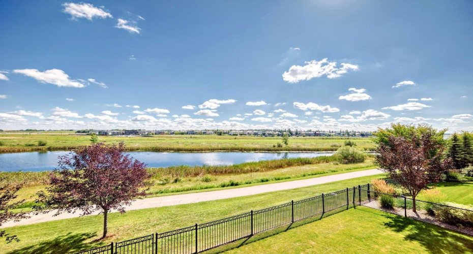 Serene view of Crystal Park Pond!