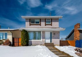 427 Rundlelawn Way, Calgary, Alberta T1Y 3J4, 4 Bedrooms Bedrooms, ,3 BathroomsBathrooms,Residential,For Sale,Rundlelawn,A2294353