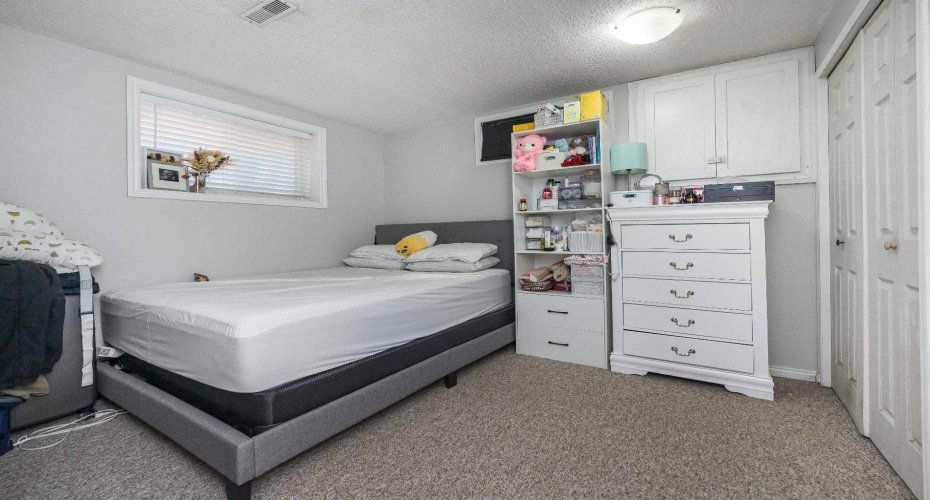 427 Rundlelawn Way, Calgary, Alberta T1Y 3J4, 4 Bedrooms Bedrooms, ,3 BathroomsBathrooms,Residential,For Sale,Rundlelawn,A2294353