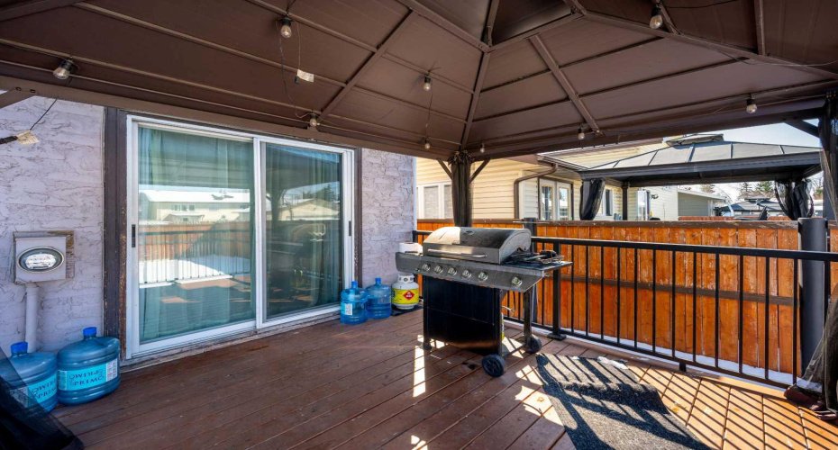 427 Rundlelawn Way, Calgary, Alberta T1Y 3J4, 4 Bedrooms Bedrooms, ,3 BathroomsBathrooms,Residential,For Sale,Rundlelawn,A2294353