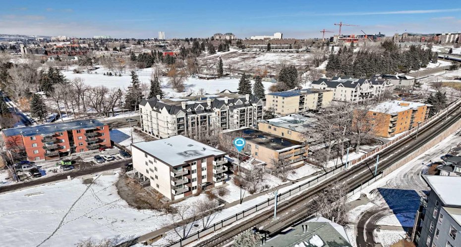 SAIT, DOWNTOWN, UNIVERSITY EASILY ATTAINABLE BY LRT