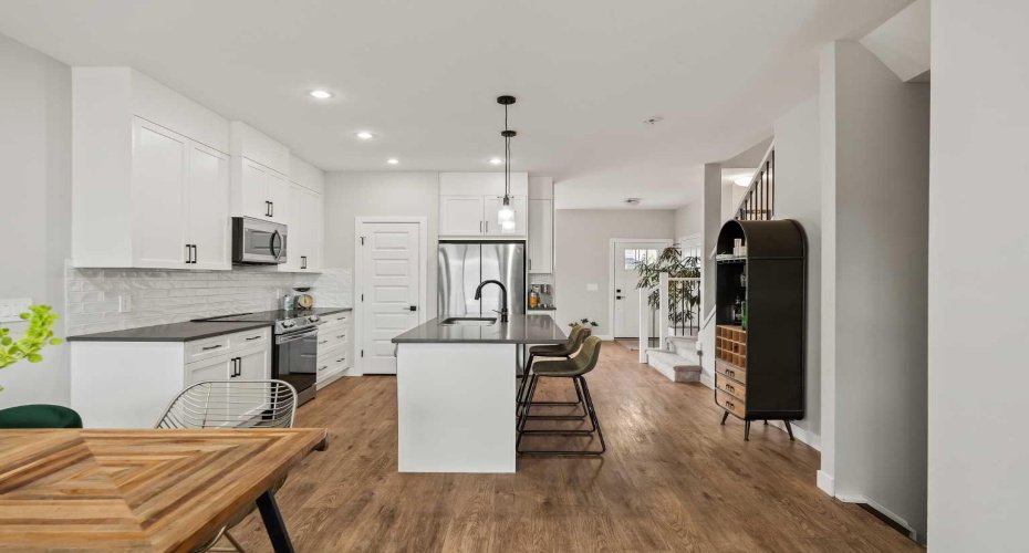 182 River Heights Drive, Cochrane, Alberta T4C 2V1, 3 Bedrooms Bedrooms, ,3 BathroomsBathrooms,Residential,For Sale,River Heights,A2297053