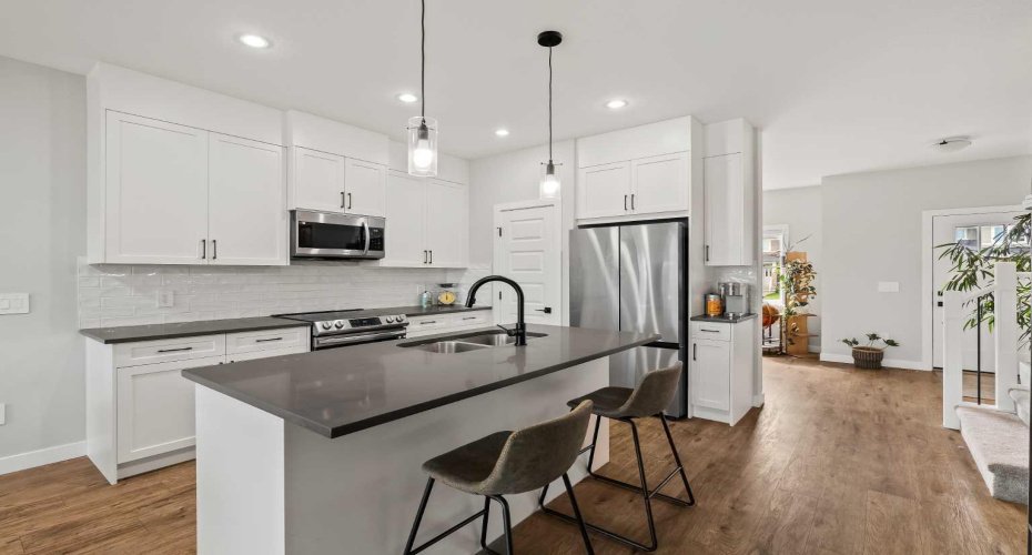 182 River Heights Drive, Cochrane, Alberta T4C 2V1, 3 Bedrooms Bedrooms, ,3 BathroomsBathrooms,Residential,For Sale,River Heights,A2297053