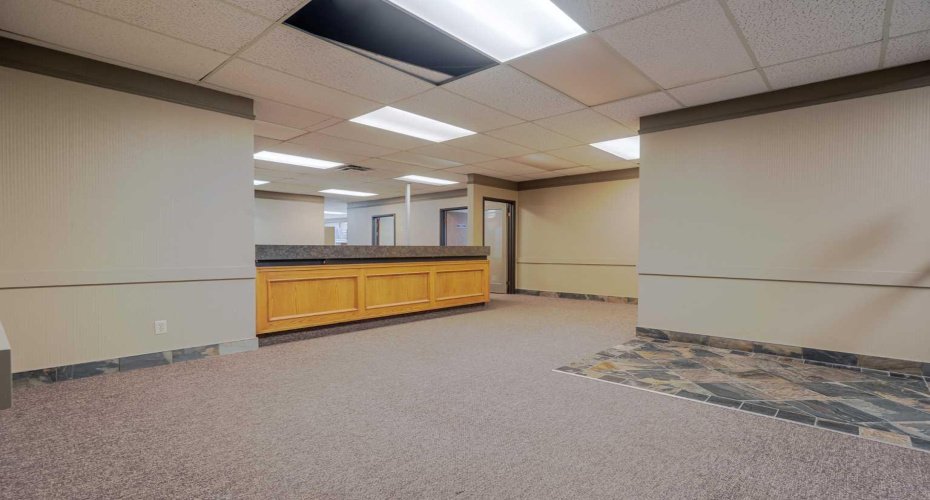 40 Elizabeth Street, Okotoks, Alberta T1S1A2, ,Commercial,For Lease,Elizabeth,A2297100