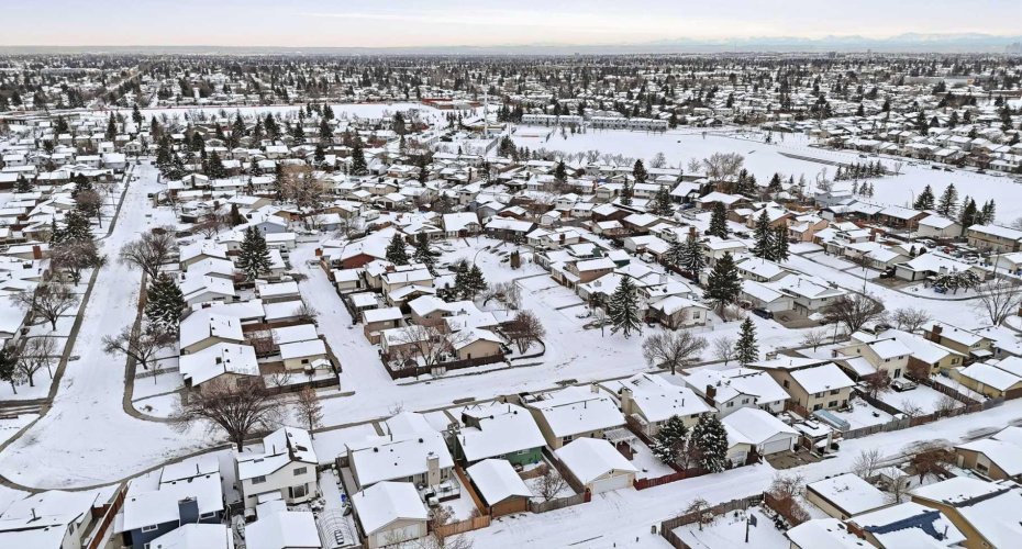 151 Templevale Place, Calgary, Alberta T1Y 4V6, 3 Bedrooms Bedrooms, ,2 BathroomsBathrooms,Residential,For Sale,Templevale,A2297380