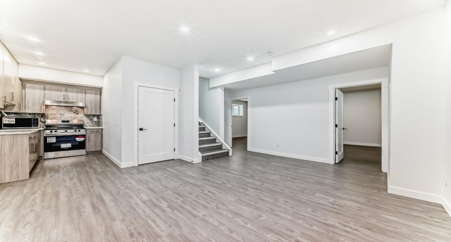 127 Saddlecrest Grove, Calgary, Alberta T3J2K3, 7 Bedrooms Bedrooms, ,5 BathroomsBathrooms,Residential,For Sale,Saddlecrest,A2297444