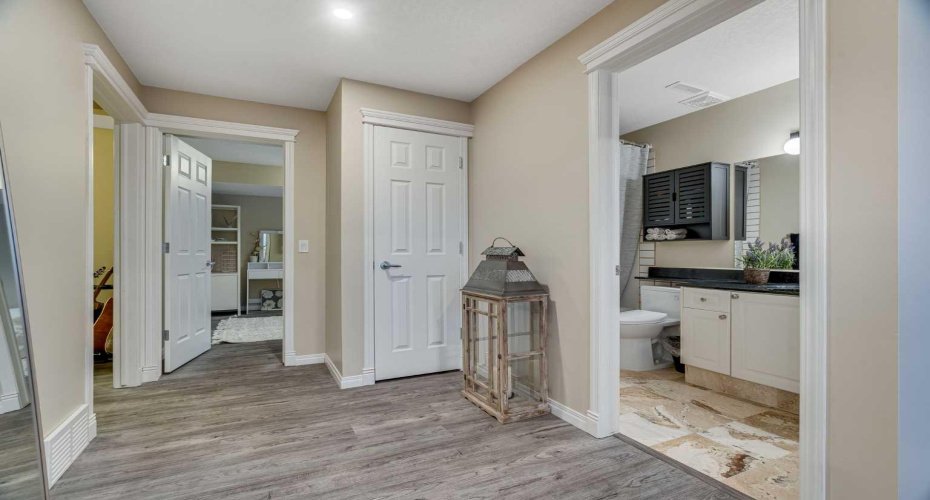 701 Cimarron Close, Okotoks, Alberta T1S1X3, 3 Bedrooms Bedrooms, ,3 BathroomsBathrooms,Residential,For Sale,Cimarron,A2297473