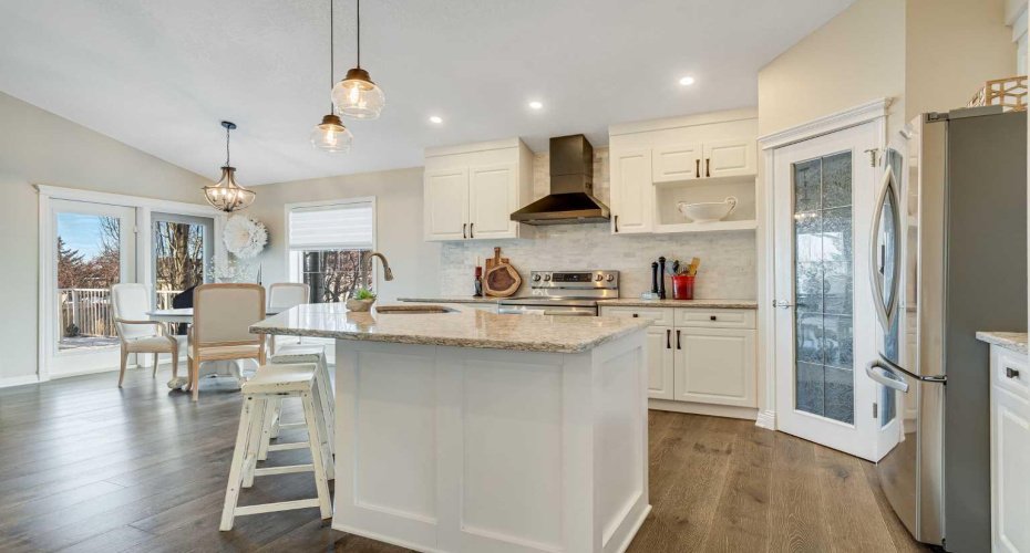 701 Cimarron Close, Okotoks, Alberta T1S1X3, 3 Bedrooms Bedrooms, ,3 BathroomsBathrooms,Residential,For Sale,Cimarron,A2297473