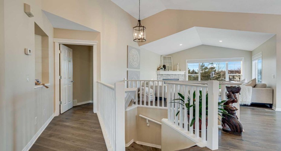 701 Cimarron Close, Okotoks, Alberta T1S1X3, 3 Bedrooms Bedrooms, ,3 BathroomsBathrooms,Residential,For Sale,Cimarron,A2297473