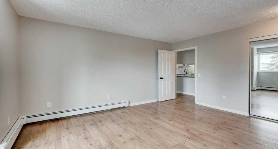 305 25 Avenue, Calgary, Alberta T2S 0L3, 1 Bedroom Bedrooms, ,1 BathroomBathrooms,Residential,For Sale,25,A2297497