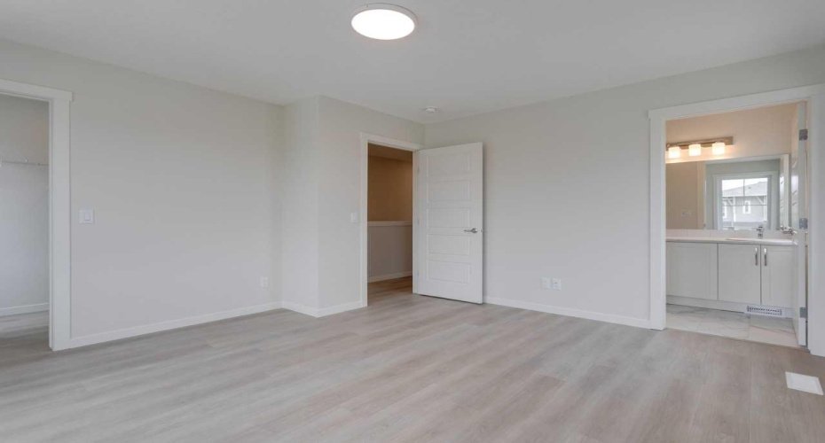 14689 1 Street, Calgary, Alberta T4B3P6, 3 Bedrooms Bedrooms, ,3 BathroomsBathrooms,Residential,For Sale,1,A2297504