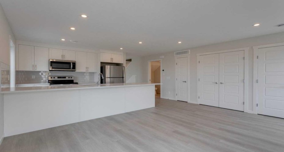 14689 1 Street, Calgary, Alberta T4B3P6, 3 Bedrooms Bedrooms, ,3 BathroomsBathrooms,Residential,For Sale,1,A2297504