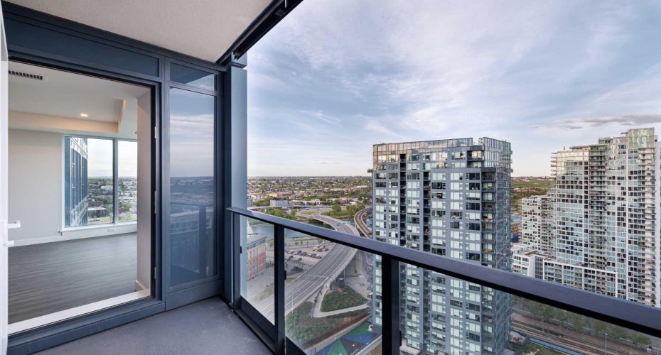 530 3 Street, Calgary, Alberta T2G2L8, ,Rental,3,A2297522