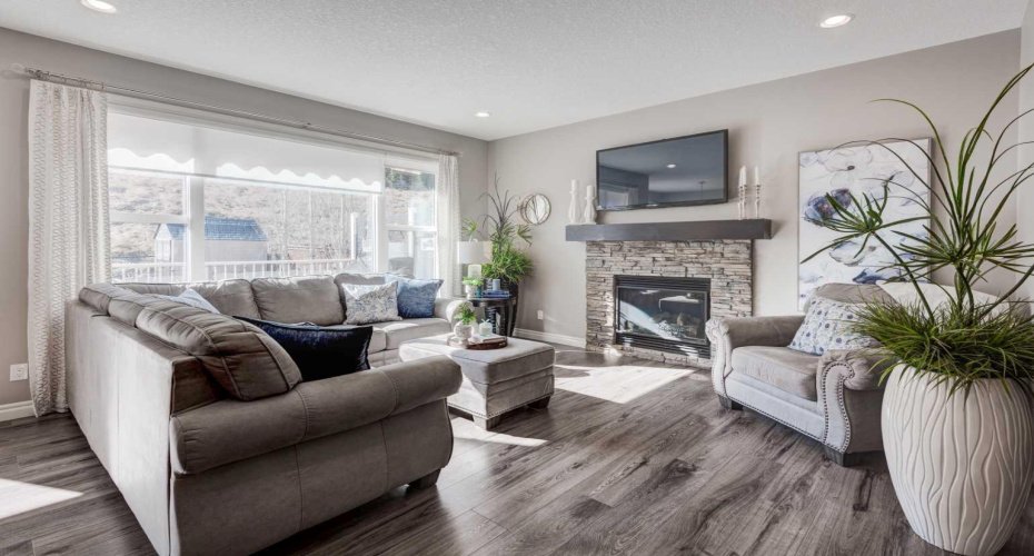 255 Riviera Way, Cochrane, Alberta T4C 0Z2, 4 Bedrooms Bedrooms, ,4 BathroomsBathrooms,Residential,For Sale,Riviera,A2297542