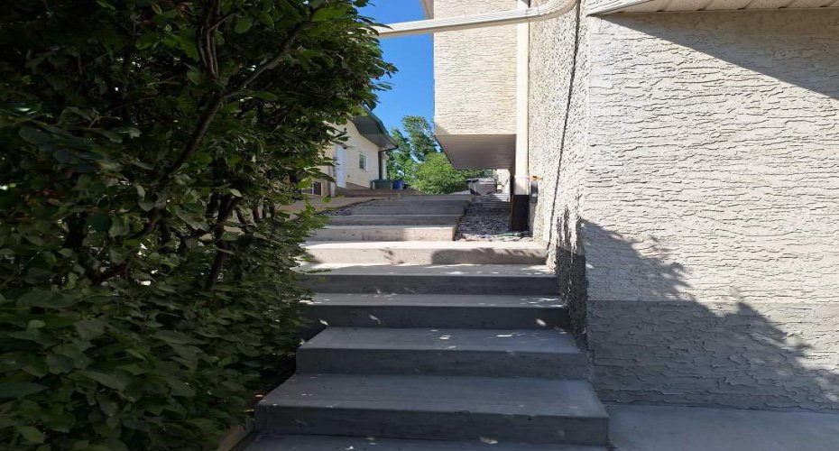 52 Sandstone Ridge Crescent, Okotoks, Alberta T1S 1P9, 4 Bedrooms Bedrooms, ,4 BathroomsBathrooms,Residential,For Sale,Sandstone Ridge,A2297544