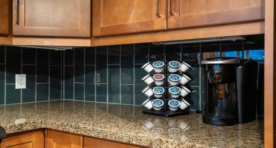 210 15 Avenue, Calgary, Alberta T2G 0B5, 2 Bedrooms Bedrooms, ,2 BathroomsBathrooms,Residential,For Sale,15,A2297572