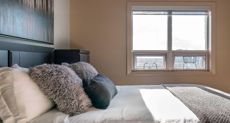 210 15 Avenue, Calgary, Alberta T2G 0B5, 2 Bedrooms Bedrooms, ,2 BathroomsBathrooms,Residential,For Sale,15,A2297572