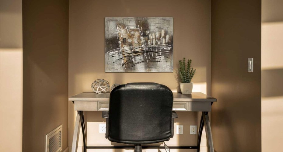 210 15 Avenue, Calgary, Alberta T2G 0B5, 2 Bedrooms Bedrooms, ,2 BathroomsBathrooms,Residential,For Sale,15,A2297572