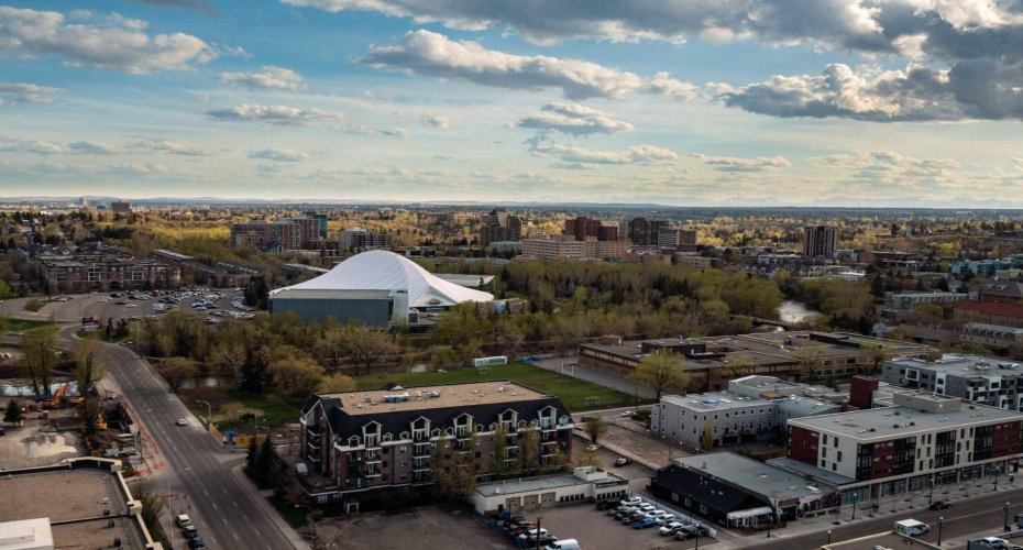 210 15 Avenue, Calgary, Alberta T2G 0B5, 2 Bedrooms Bedrooms, ,2 BathroomsBathrooms,Residential,For Sale,15,A2297572