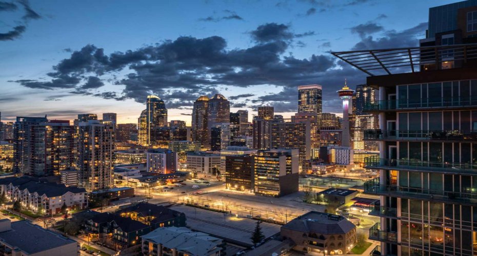 210 15 Avenue, Calgary, Alberta T2G 0B5, 2 Bedrooms Bedrooms, ,2 BathroomsBathrooms,Residential,For Sale,15,A2297572