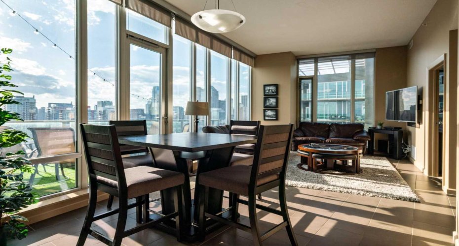 210 15 Avenue, Calgary, Alberta T2G 0B5, 2 Bedrooms Bedrooms, ,2 BathroomsBathrooms,Residential,For Sale,15,A2297572