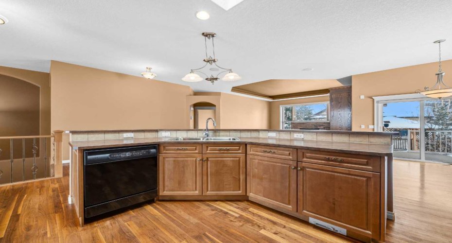 157 Valley Creek Place, Calgary, Alberta T3B 5V1, 3 Bedrooms Bedrooms, ,3 BathroomsBathrooms,Residential,For Sale,Valley Creek,A2296480