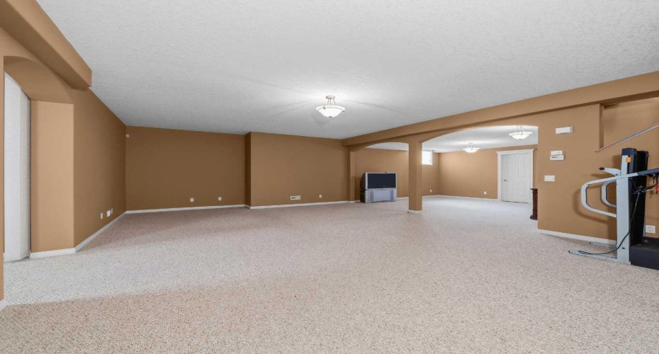 157 Valley Creek Place, Calgary, Alberta T3B 5V1, 3 Bedrooms Bedrooms, ,3 BathroomsBathrooms,Residential,For Sale,Valley Creek,A2296480