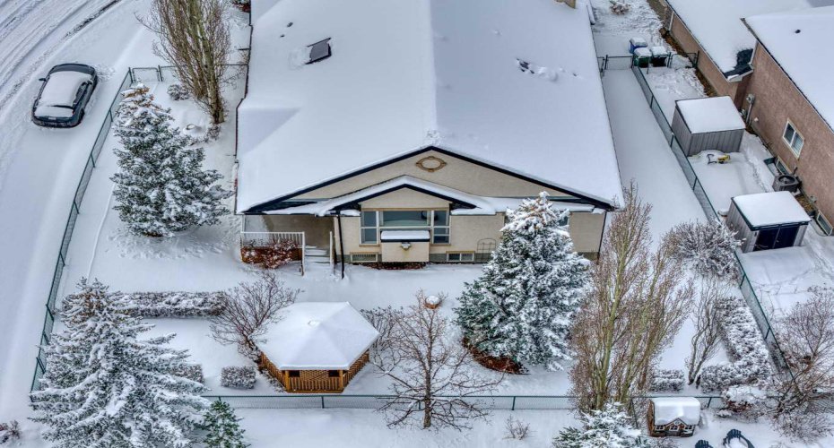 157 Valley Creek Place, Calgary, Alberta T3B 5V1, 3 Bedrooms Bedrooms, ,3 BathroomsBathrooms,Residential,For Sale,Valley Creek,A2296480