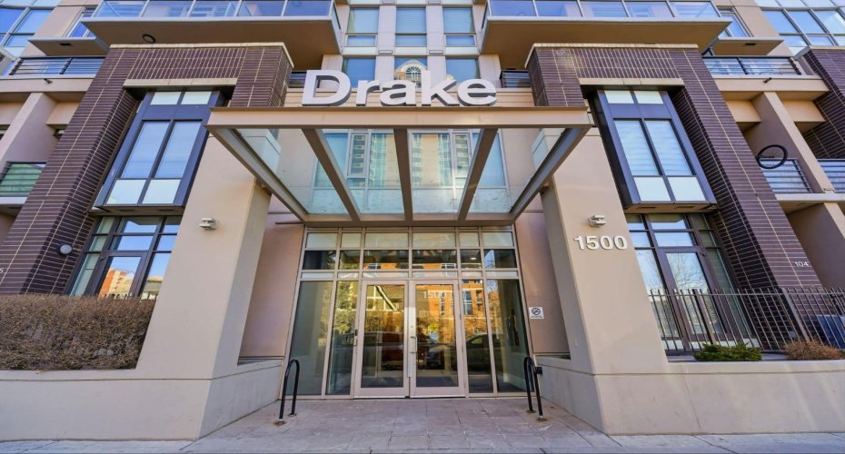 Building Entrance - The DRAKE