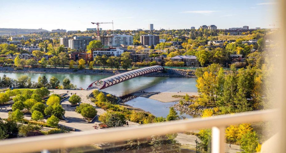 690 Princeton Way, Calgary, Alberta T2P 5J9, 2 Bedrooms Bedrooms, ,6 BathroomsBathrooms,Residential,For Sale,Princeton,A2262967