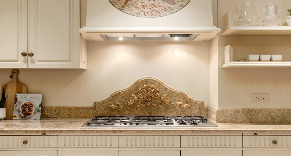 690 Princeton Way, Calgary, Alberta T2P 5J9, 2 Bedrooms Bedrooms, ,6 BathroomsBathrooms,Residential,For Sale,Princeton,A2262967