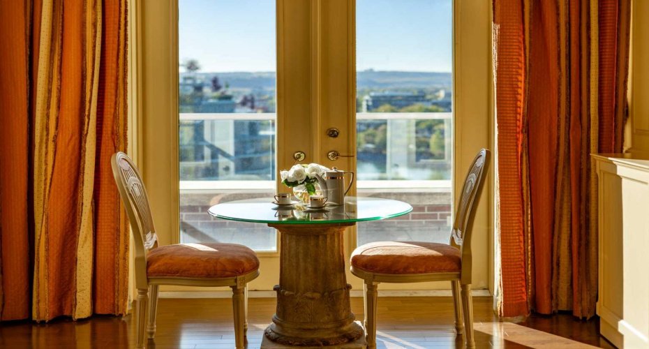 690 Princeton Way, Calgary, Alberta T2P 5J9, 2 Bedrooms Bedrooms, ,6 BathroomsBathrooms,Residential,For Sale,Princeton,A2262967