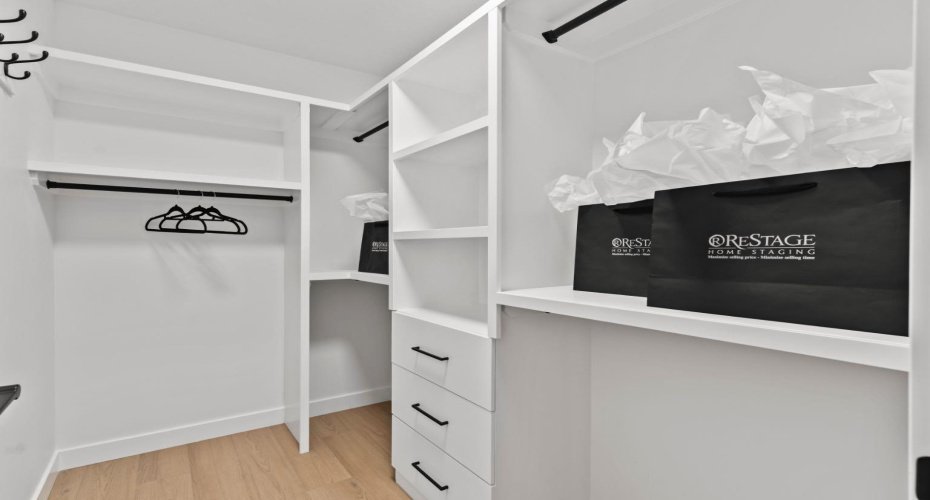 4940 45 Street, Calgary, Alberta T3E 3W4, 4 Bedrooms Bedrooms, ,3 BathroomsBathrooms,Residential,For Sale,45,A2264944