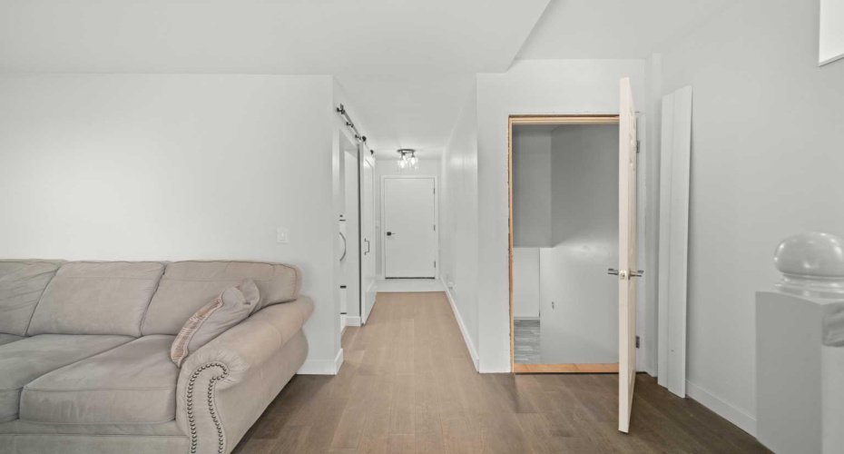 51 Hunters Crescent, Okotoks, Alberta T1S1M2, 3 Bedrooms Bedrooms, ,3 BathroomsBathrooms,Residential,For Sale,Hunters,A2282300