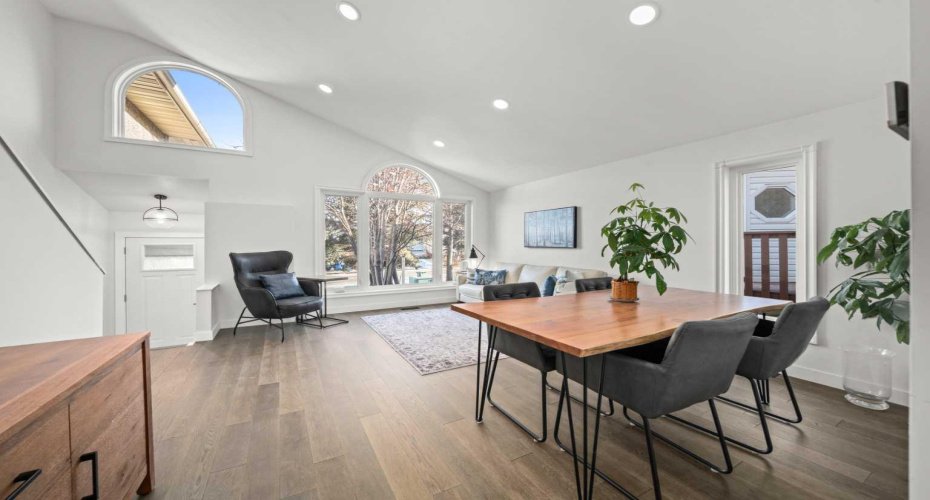 51 Hunters Crescent, Okotoks, Alberta T1S1M2, 3 Bedrooms Bedrooms, ,3 BathroomsBathrooms,Residential,For Sale,Hunters,A2282300