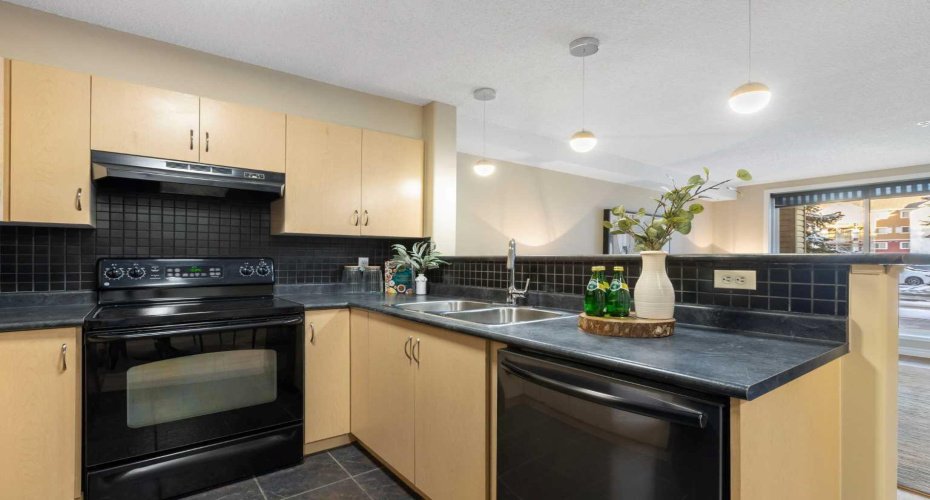 10 Prestwick Bay, Calgary, Alberta T2Z 0B4, 2 Bedrooms Bedrooms, ,1 BathroomBathrooms,Residential,For Sale,Prestwick,A2282420