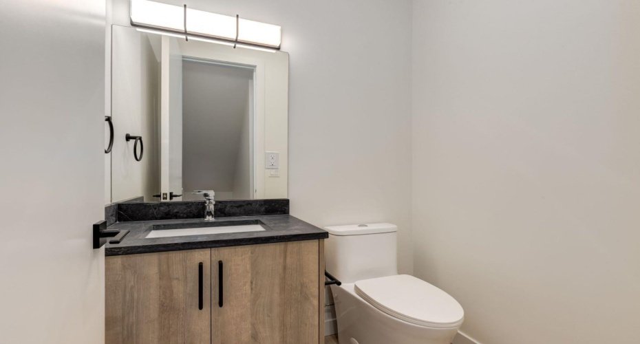 1651 8 Avenue, Calgary, Alberta T2N1C4, ,Commercial,For Sale,8,A2287084