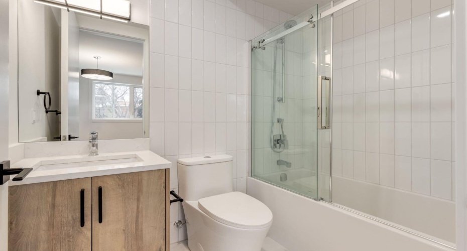 1651 8 Avenue, Calgary, Alberta T2N1C4, ,Commercial,For Sale,8,A2287084