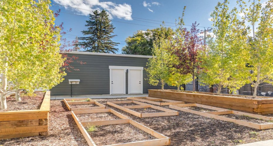 1651 8 Avenue, Calgary, Alberta T2N1C4, ,Commercial,For Sale,8,A2287084