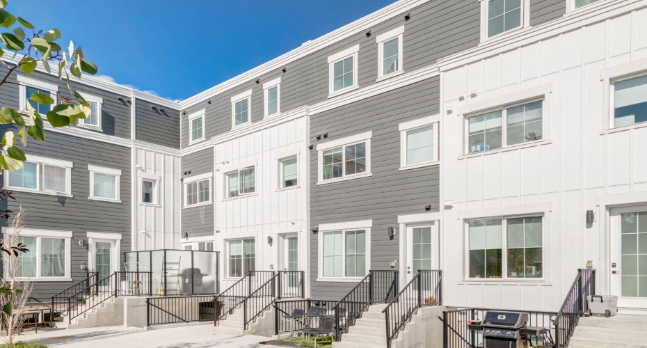 1651 8 Avenue, Calgary, Alberta T2N1C4, ,Commercial,For Sale,8,A2287084