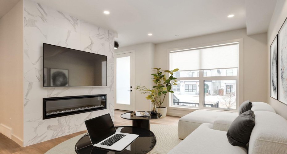 233 25 Avenue, Calgary, Alberta T2E1Y2, ,Commercial,For Sale,25,A2287086