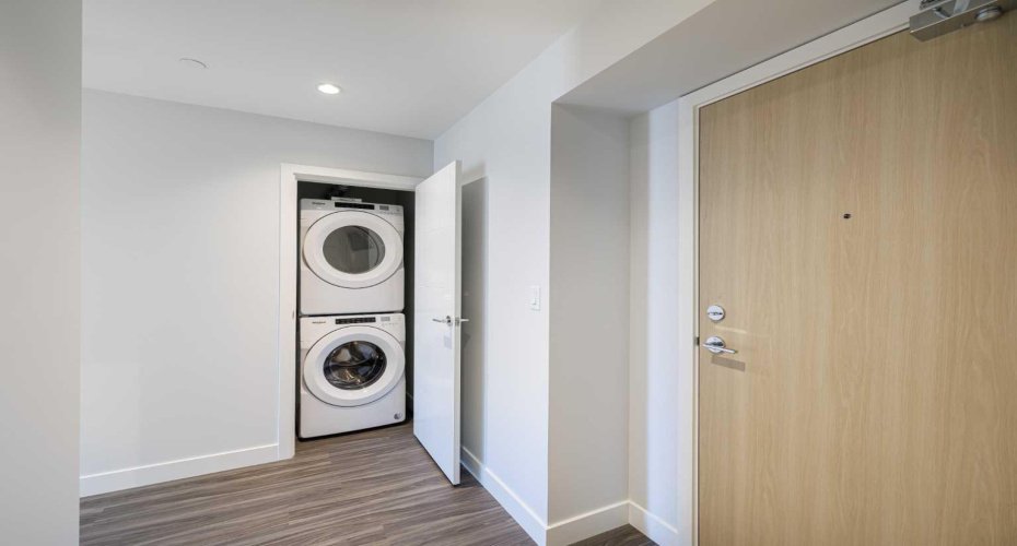 530 3 Street, Calgary, Alberta T2G2L8, ,Rental,3,A2287096