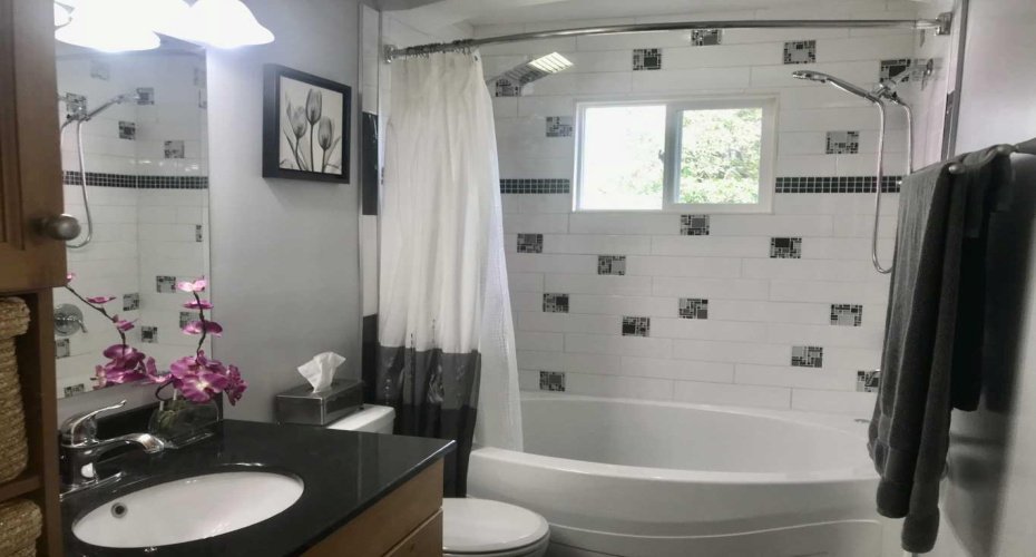 320 Haddon Road, Calgary, Alberta T2V 2Z3, 4 Bedrooms Bedrooms, ,2 BathroomsBathrooms,Residential,For Sale,Haddon,A2287705