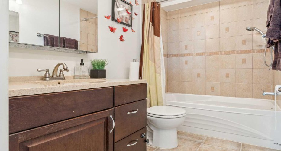 320 Haddon Road, Calgary, Alberta T2V 2Z3, 4 Bedrooms Bedrooms, ,2 BathroomsBathrooms,Residential,For Sale,Haddon,A2287705