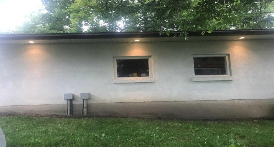Soffit lighting on garage