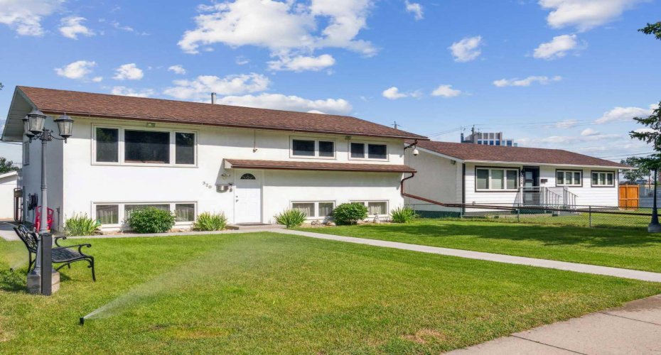 320 Haddon Road, Calgary, Alberta T2V 2Z3, 4 Bedrooms Bedrooms, ,2 BathroomsBathrooms,Residential,For Sale,Haddon,A2287705