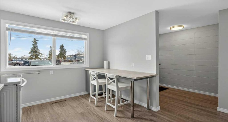 2211 19 Street, Calgary, Alberta T2E 4Y5, 3 Bedrooms Bedrooms, ,1 BathroomBathrooms,Residential,For Sale,19,A2297029