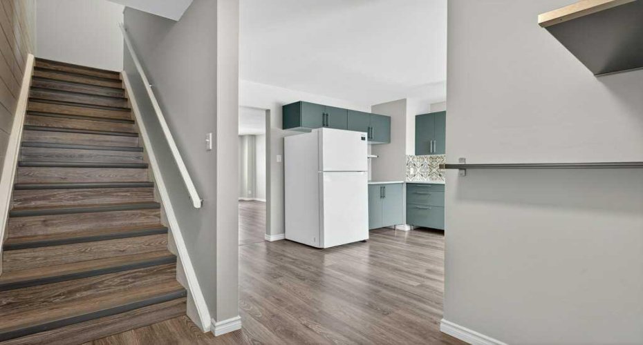 2211 19 Street, Calgary, Alberta T2E 4Y5, 3 Bedrooms Bedrooms, ,1 BathroomBathrooms,Residential,For Sale,19,A2297029