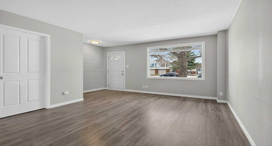 2211 19 Street, Calgary, Alberta T2E 4Y5, 3 Bedrooms Bedrooms, ,1 BathroomBathrooms,Residential,For Sale,19,A2297029